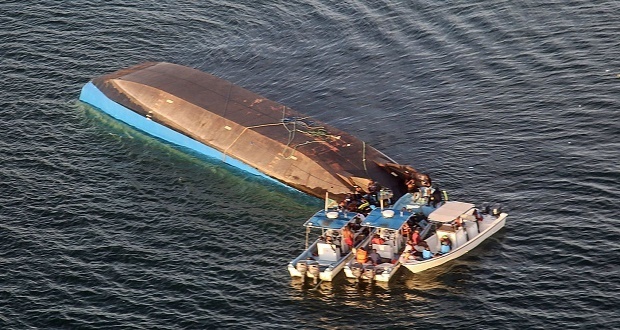 Rescatan a sobreviviente de ferry hundido en Tanzania; mueren 207