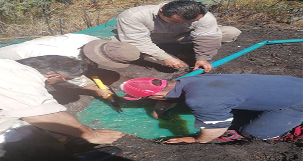 Fuga de hidrocarburo en Texmelucan contamina el río Atoyac