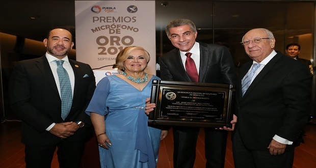 Gali recibe reconocimiento por apoyar libertad de expresión