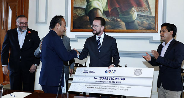 Comuna poblana reconoce a ganadores de concurso “Proyecta tu Ciudad”