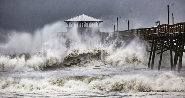 Florence azota a las Carolinas, en EU, con fuertes vientos y lluvia