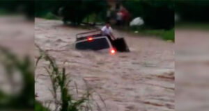 Desalojados y desaparecidos por intensas lluvias en Sinaloa