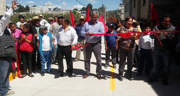 Inauguran pavimentación y ampliación de red eléctrica en Texmelucan