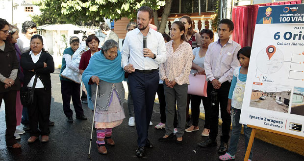 Comuna poblana entrega calle pavimentada en Ignacio Zaragoza