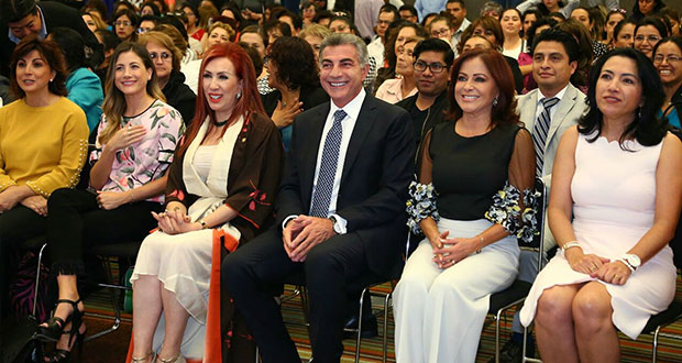 DIF y gobierno estatal clausuran foro a favor de equidad de género