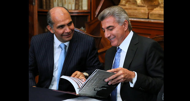Gali presenta libro sobre obras del periodista gráfico Jesús Cruz
