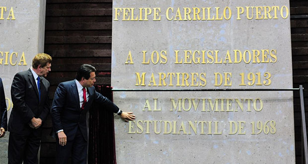 Movimiento del 68, en Muro de Honor del Congreso