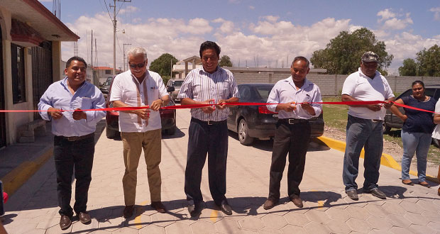 Inauguran pavimentación de calle en La Purísima, Tecamachalco