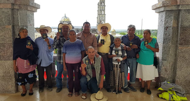 Comuna de Ahuatempan apoya a ciudadanos a tramitar su pasaporte