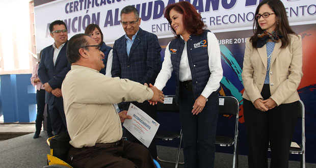 DIF reconoce a 292 trabajadores certificados en atención ciudadana
