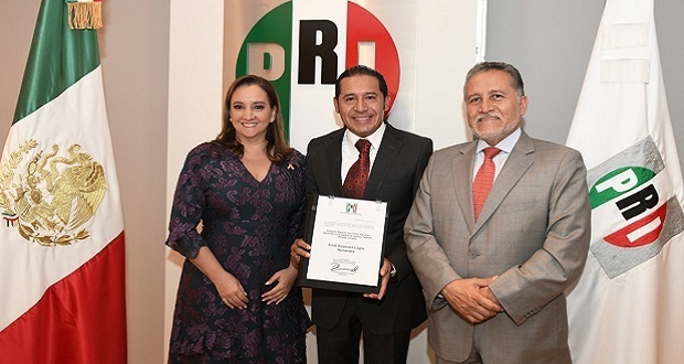 Ruiz designa a Lagos como delegado del PRI en Puebla y pide unidad