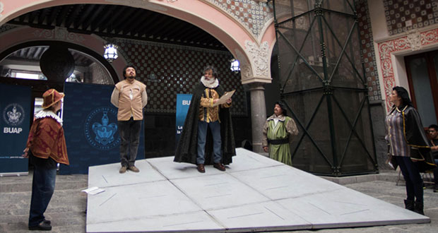 Con obra teatral, representan ante alumnos orígenes de la BUAP