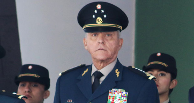 Legalización de amapola podría solucionar violencia: Cienfuegos