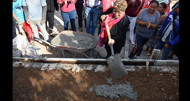 Inicia adoquinamiento de calle “República de Chile” en Atlixco