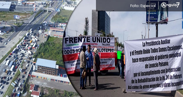 Vecinos de Cacalotepec bloquean la vía Atlixcáyotl; Paisano incumple con obras