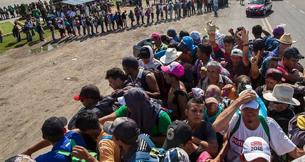 Caravana migrante llega a Niltepec, Oaxaca