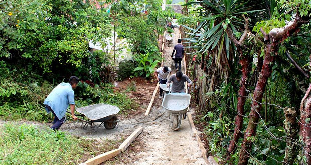 Construyen andador para estudiantes en San Miguel del Progreso