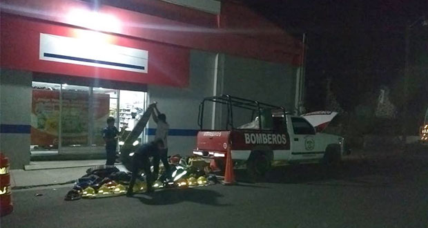 Por cambio de administración, desalojan a bomberos de Tecamachalco