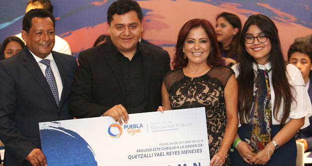 Dan Premio Estatal de la Juventud en ciencias, artes y deportes