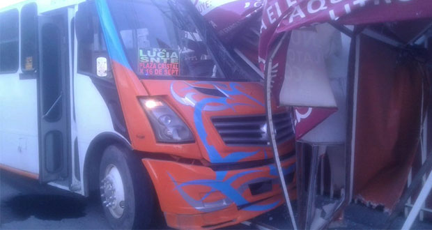 Conductor impacta Galgos del Sur contra restaurante en La Noria