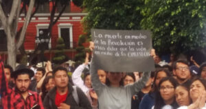 A 50 años del 2 de Octubre, vándalos empañan marcha estudiantil en Puebla