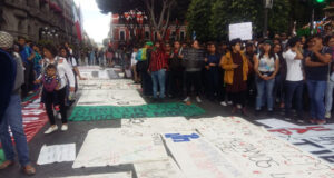 A 50 años del 2 de Octubre, vándalos empañan marcha estudiantil en Puebla