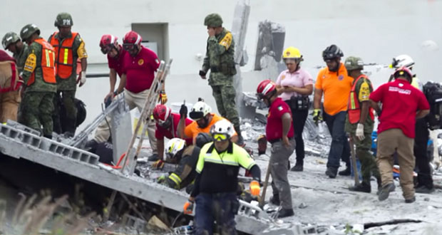Suman 7 muertos por derrumbe en Monterrey
