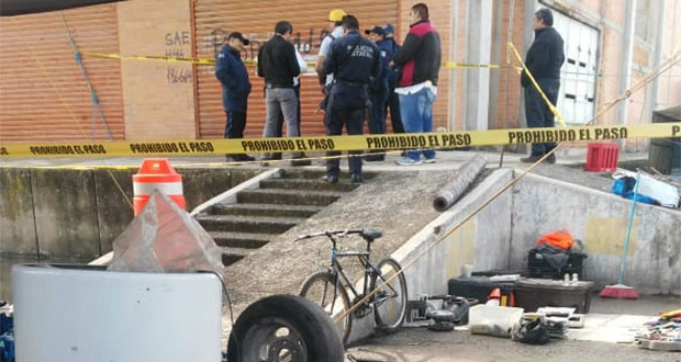Hallan a mujer muerta en mercado de Tepeaca