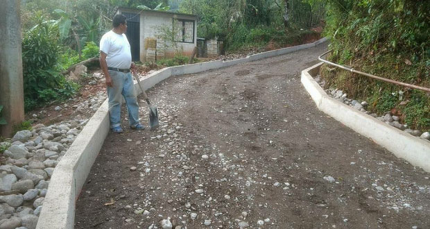 Pavimentarán con concreto hidráulico calles de comunidades de Tlaola