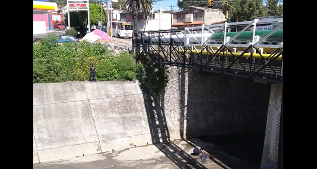 Pintor muere tras caer desde puente en río Alseseca