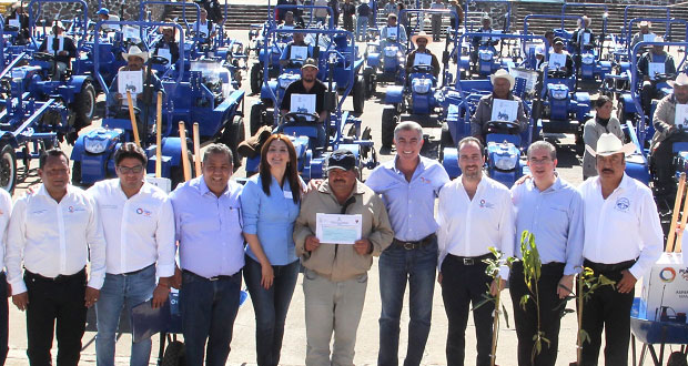Gali entrega apoyos al campo por 27.3 mdp y CAM en Chignahuapan