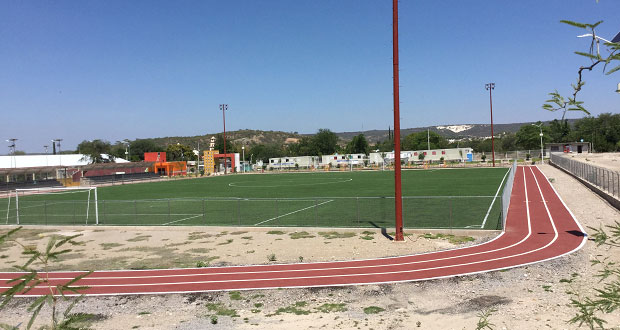 Denuncian retiro arbitrario de nombre en unidad deportiva de Cuayuca