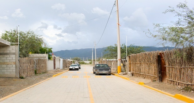 Antorcha gestiona adoquinamiento de calle en Zinacatepec
