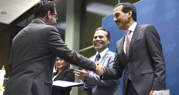 Calidad educativa de la BUAP va más allá de estándares: Esparza