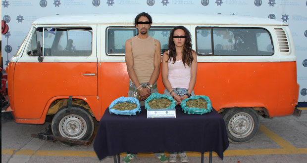 Detienen a 3 por transportar 2.3 kilogramos de posible marihuana