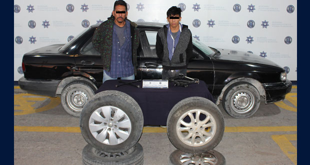 Detienen a dos presuntos ladrones de autopartes en Puebla capital