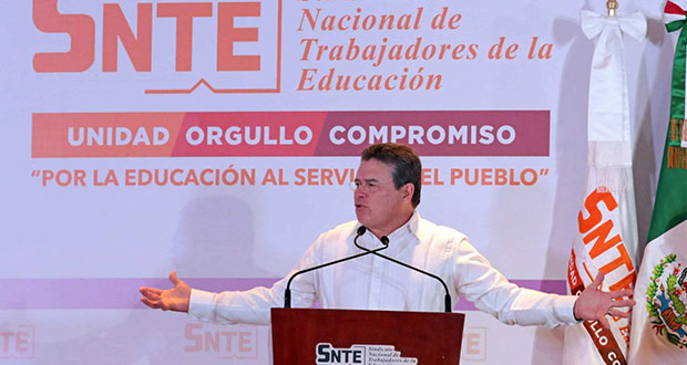 Díaz de la Torre solicita licencia para dejar dirigencia del SNTE