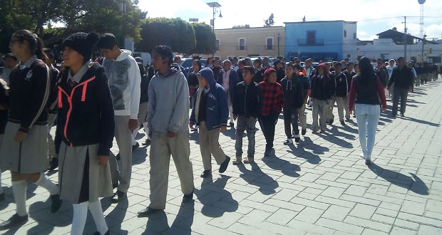 Piden a autoridades de Amozoc apoyo para escuelas del municipio