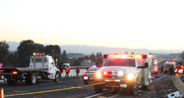 Dos accidentes en la Puebla-Orizaba dejan dos heridos y rapiña