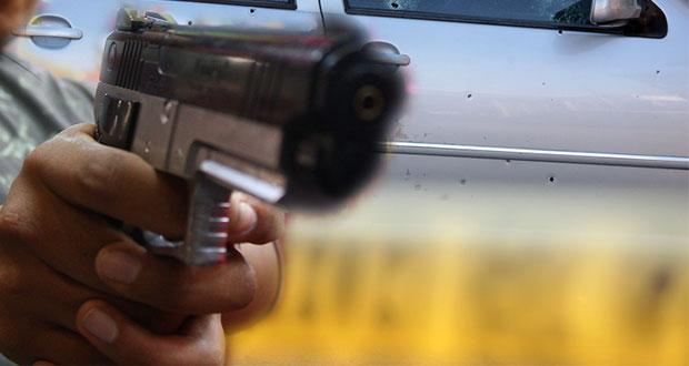Sujetos ejecutan a dos mujeres y hieren a un hombre en Huauchinango