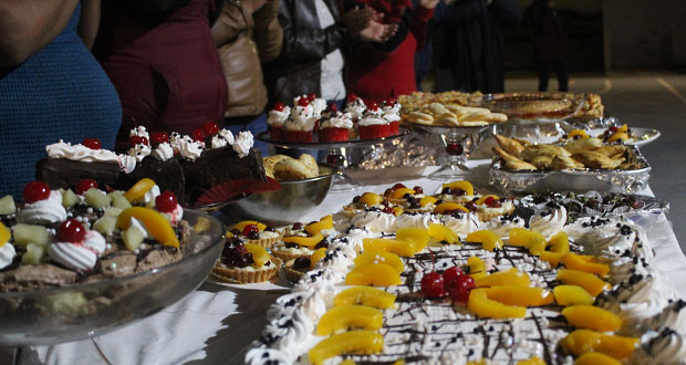 Banquete cierra cursos de repostería de Antorcha en la 6 de Junio