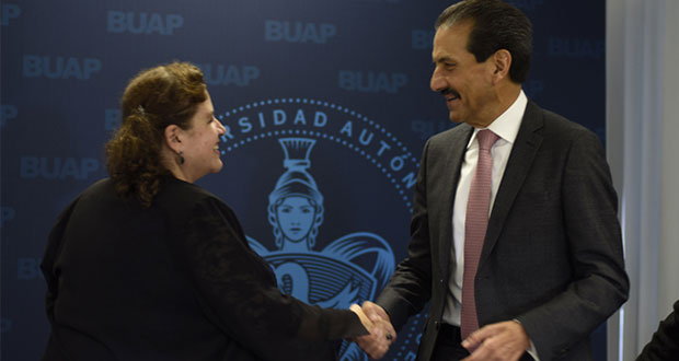 Egresados de FIQ de la BUAP son reconocidos en extranjero: Esparza