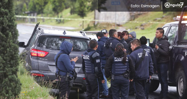 Asesinan a mujer a bordo de camioneta sobre la Recta a Cholula