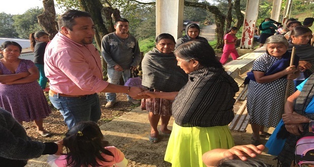 Inauguran pavimentación en avenida de Cuaxicala, Huauchinango