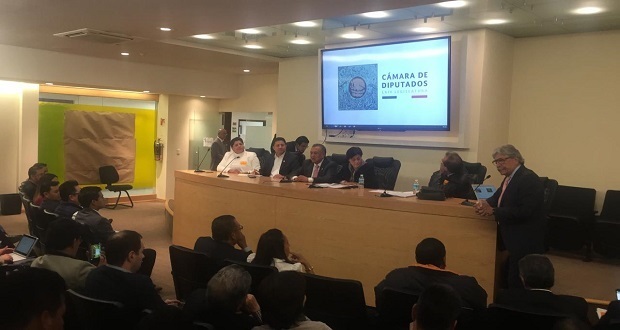 Karina Pérez acude a foro sobre el saneamiento del río Atoyac
