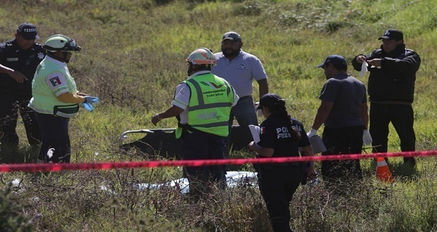 Hermanas son impactadas por llanta en la México-Puebla; una muere