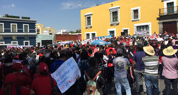 Protestan maestros y docentes en SSG para exigir mejoras educativas