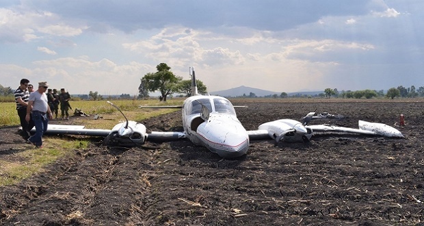 Avioneta se queda sin frenos tras aterrizar en Michoacán