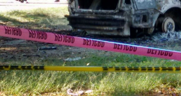 Hombre muere calcinado al interior de su auto en la Puebla-Tehuacán