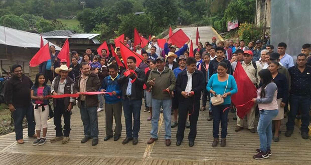 Inauguran pavimentación con concreto hidráulico en Pantepec